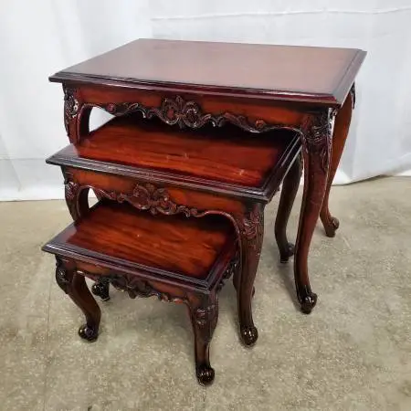 Irish Georgian Revial Set of 3 Mahogany Nesting Tables