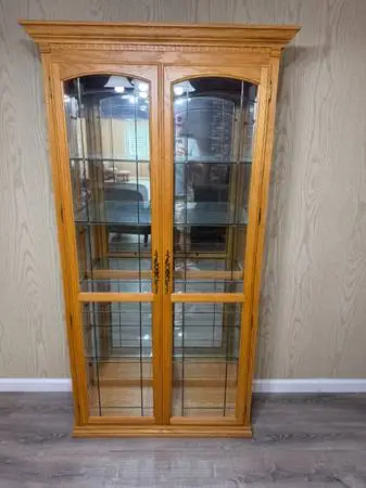 Display / Curio Cabinet