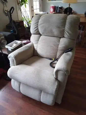 Lazy Boy Recliner lift Chair
