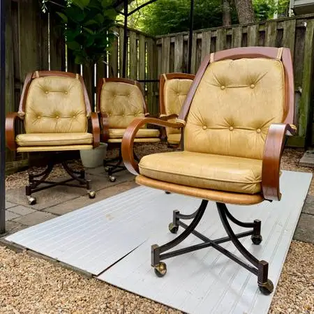 (2 available) Vintage 1982 Postmodern Swivel Office Chairs on Casters | $200 eac