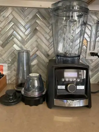 Vitamix A3500 w/WARRANTY, Excellent condition, graphite black color