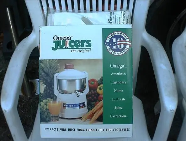JUICER OMEGA 1000 NIB W/ 200 FREE filters
