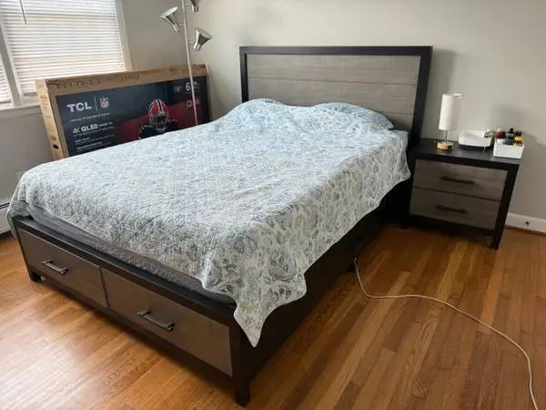 Like-New Queen Bedroom Set - $900 - FREE Mattress Inc - 2 Months Old