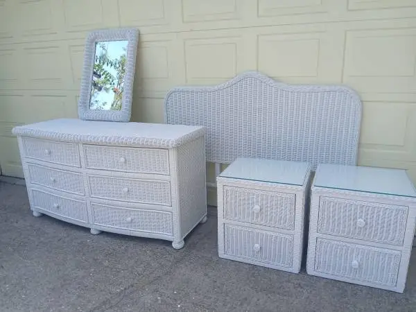 QUEEN 5 PIECE BEDROOM SET