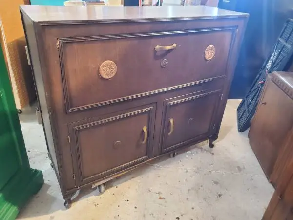 Vintage credenza buffet table