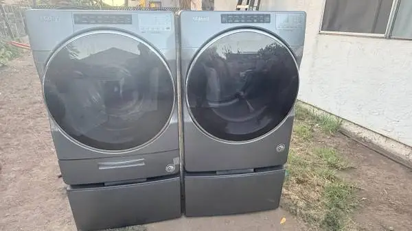 WHIRLPOOL WASHER AND ELECTRIC DRYER SET