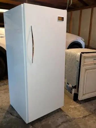 American Motors Kelvinator Refrigerator Freezer 329CH-R