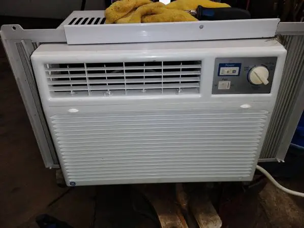 5,050 BTU air conditioner GE
