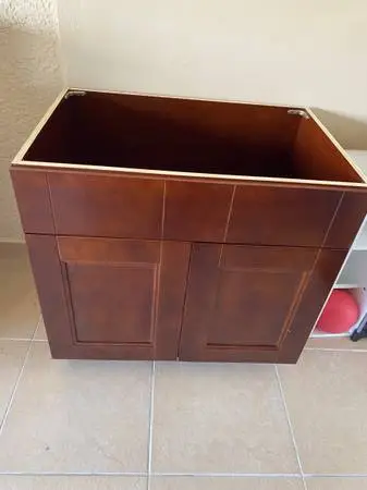 New kitchen cabinet
