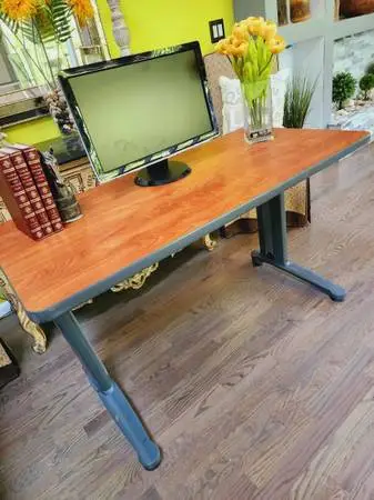 NEW SPACESAVER COMPUTER DESK* HEAVY DUTY WITH FOLDABLE LEGS