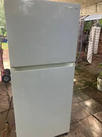SAMSUNG FRIDGE REFRIGERATOR 28.5 WIDE WORKS PERFECT
