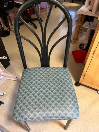 Nice heavy duty sturdy dining chair