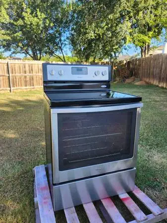 WHIRLPOOL STAINLESS STEEL FLATGLASS STOVE
