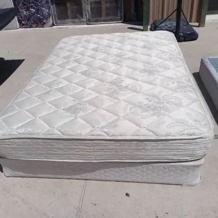 Queen mattress and box spring