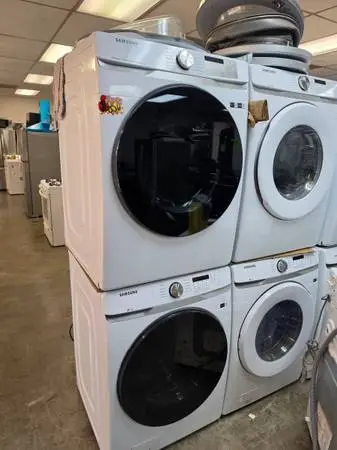 Samsung white steam washer and gas dryer
