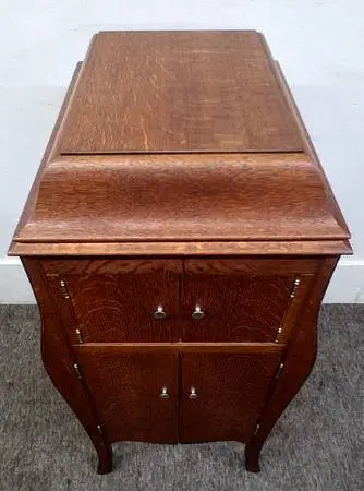 Antique Victrola Tiger Oak Phonograph