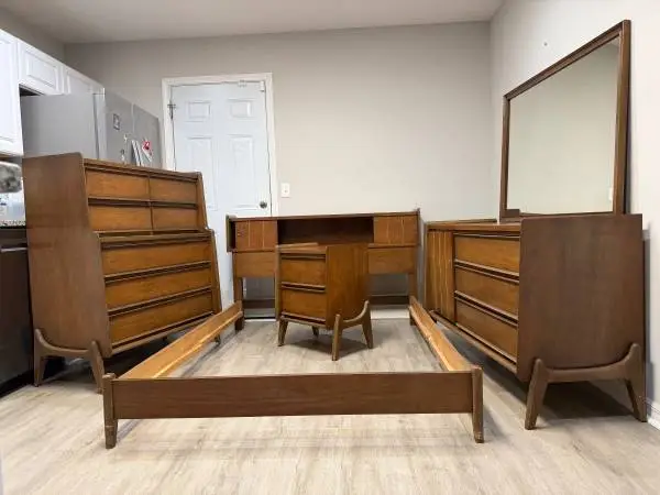 MCM mid century modern walnut bedroom set dresser nightstand bed frame