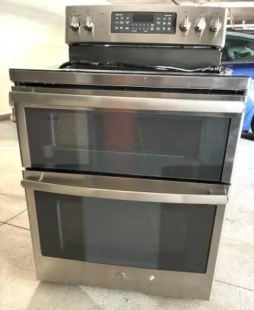 GE Profile™ 30 Free-Standing Double Oven Convection Range