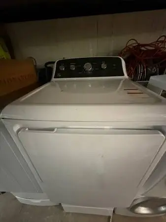 27 GE Electric Dryer – Large Capacity