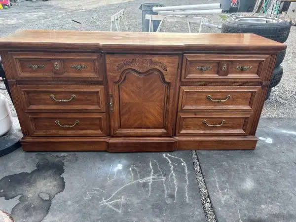WOOD DRESER HEAVY