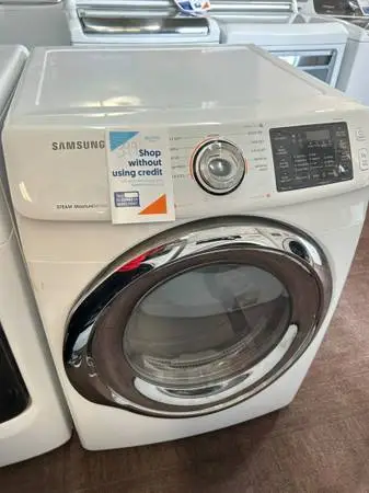 Samsung Electric Digital Dryer in White Finish