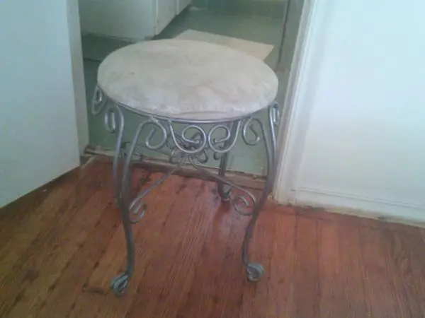 Adorable Fancy Trim Vanity Stool-Very Sturdy-Over 100. new