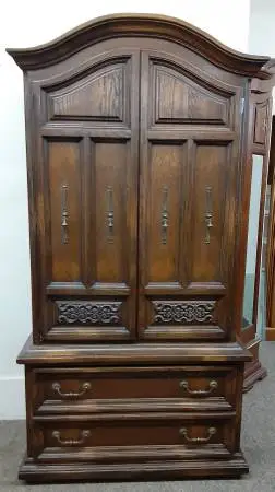 Solid Oak Chest of Drawers / Wardrobe Dresser