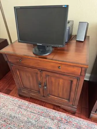 Desk- desktop computer, heavy wood