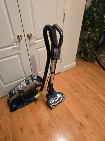 *SALE*SHARK ROTATOR LIFTAWAY