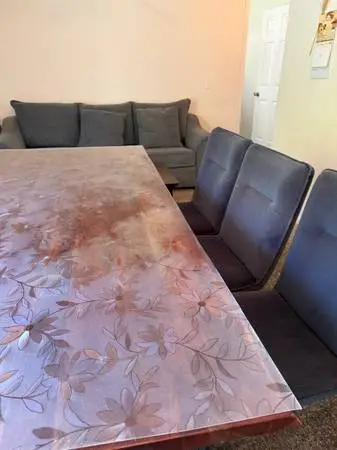 Dinner table with 6 chairs