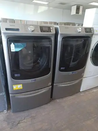 MAYTAG Washer&Dryer Set Steel on Pedestals