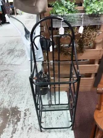 Metal 3-Tier Glass Shelf