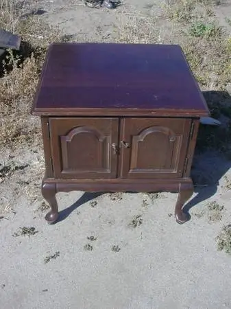 ETHAN ALLEN end table 2 doors