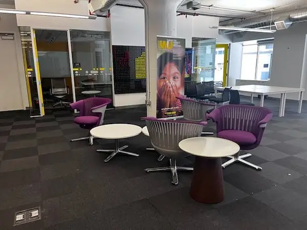 i2i Steelcase Swivel Single Lounge Chairs