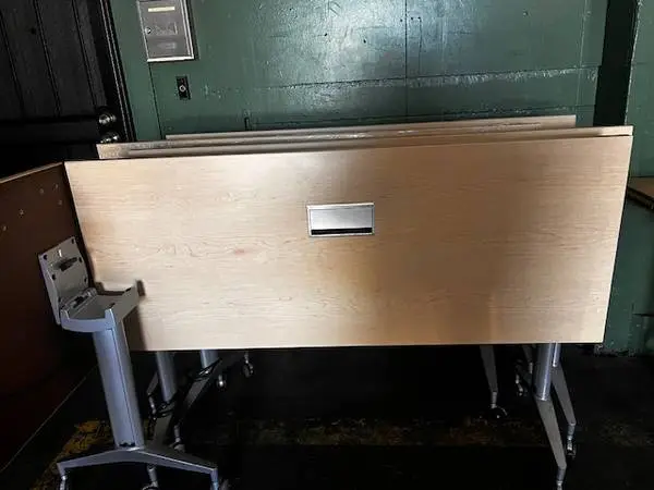 Nesting Tables 2x5 by Hon