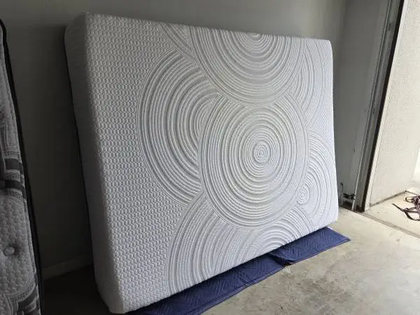 Queen Memoryfoam Mattress - READ AD