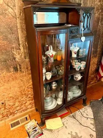Solid wood china cabinet with mirror