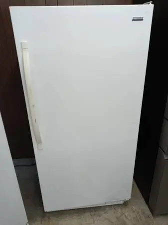 ★Kenmore white upright freezer