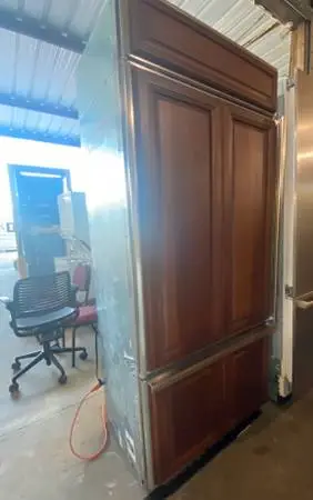 Brown Wood Panel GE Refrigerator Bottom Freezer Model#ZIC360NRGLH Used
