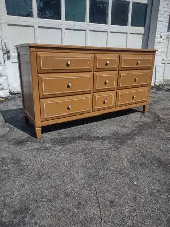 vintage MCM 9 drawer dresser (Built like a tank) R-way brand