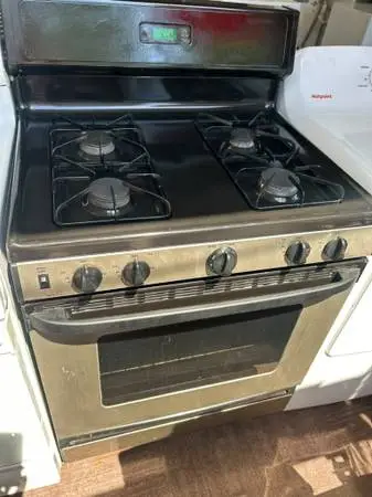Hotpoint Gas Stove in Stainless Steel