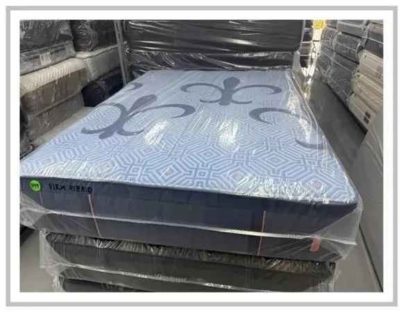 Queen Size Stearns & Foster Lux Estate Hybrid Mattress & Box Bed Set