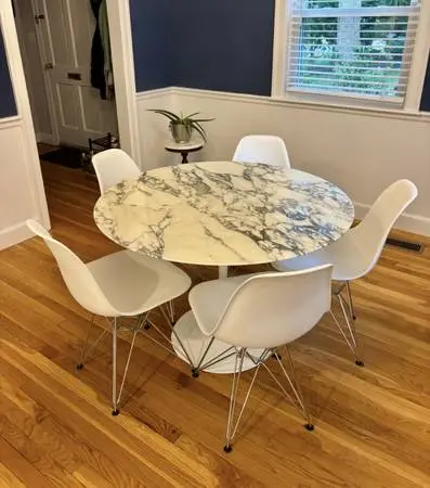 Eames Molded Dining Chairs with Wire Bases (Eiffel Chairs) x 4 / DWR