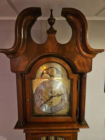 High-End Sligh Grandfather Clock – Premium Kieninger Movement