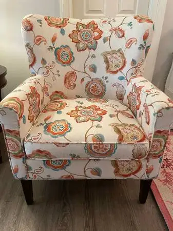 Pretty Floral arm chair, great bargain, like new