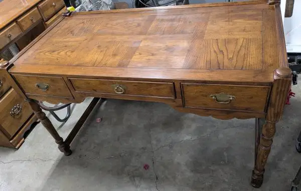 Henredon Writing 3 drawer Desk Vntg Oak Parquet