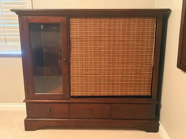 Solid Wood Entertainment Center/Media Console - Great Condition
