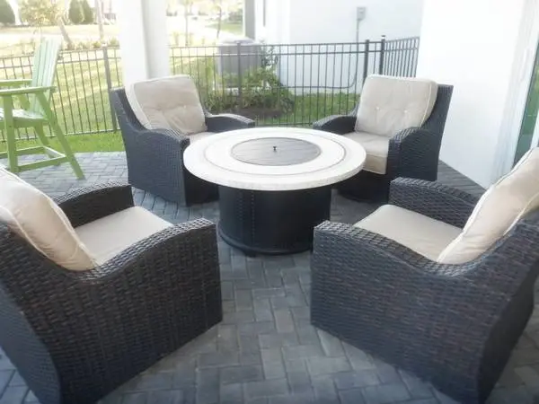 FIRE PIT WITH SWIVEL AND ROCKING CHAIRS