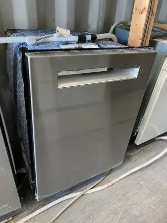 SS Bosch Smart Dishwasher Fully Integrated Model #SHP65CM5N/25 Used