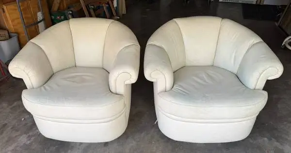 Vintage Pair of Leather Barrel/Club Swivel Chairs